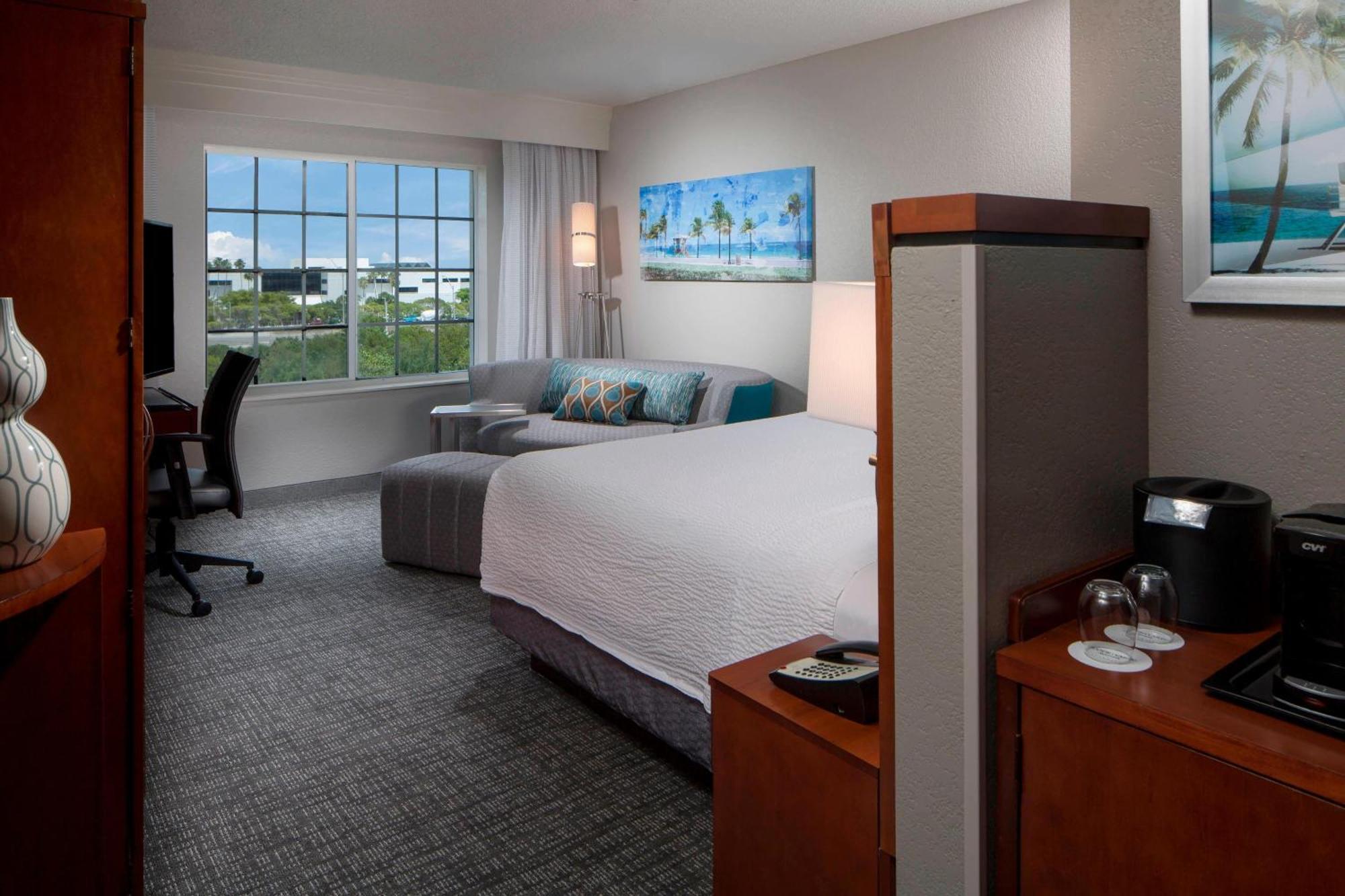 Courtyard By Marriott Fort Lauderdale Airport & Cruise Port Dania Beach Exterior foto