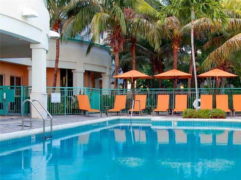 Courtyard By Marriott Fort Lauderdale Airport & Cruise Port Dania Beach Exterior foto